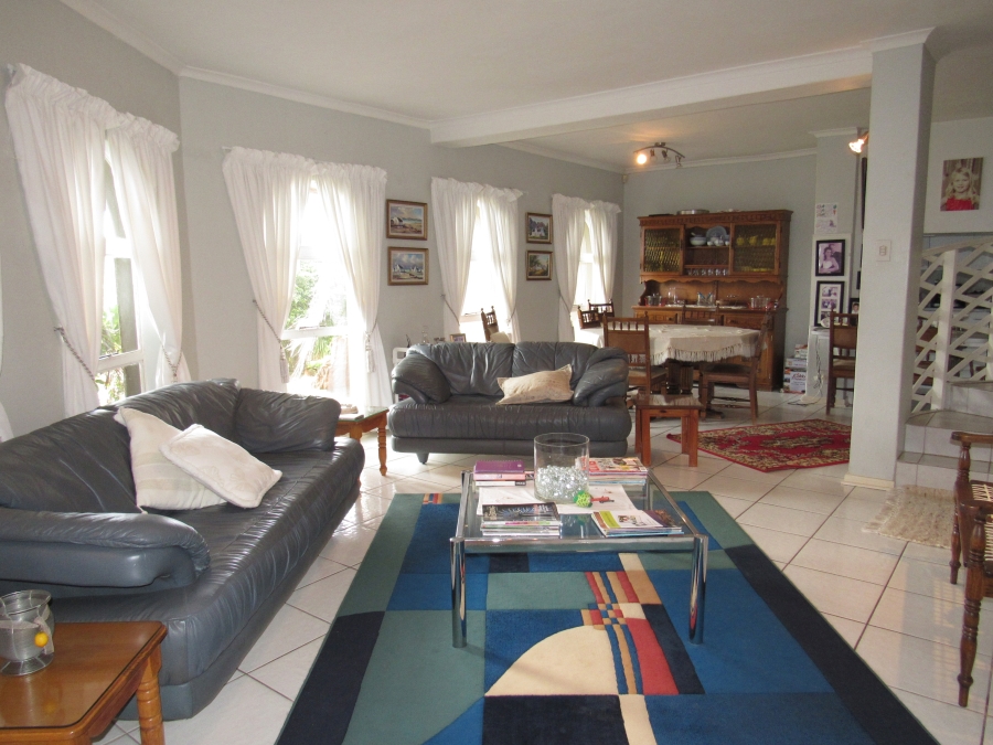 4 Bedroom Property for Sale in Wavecrest Eastern Cape